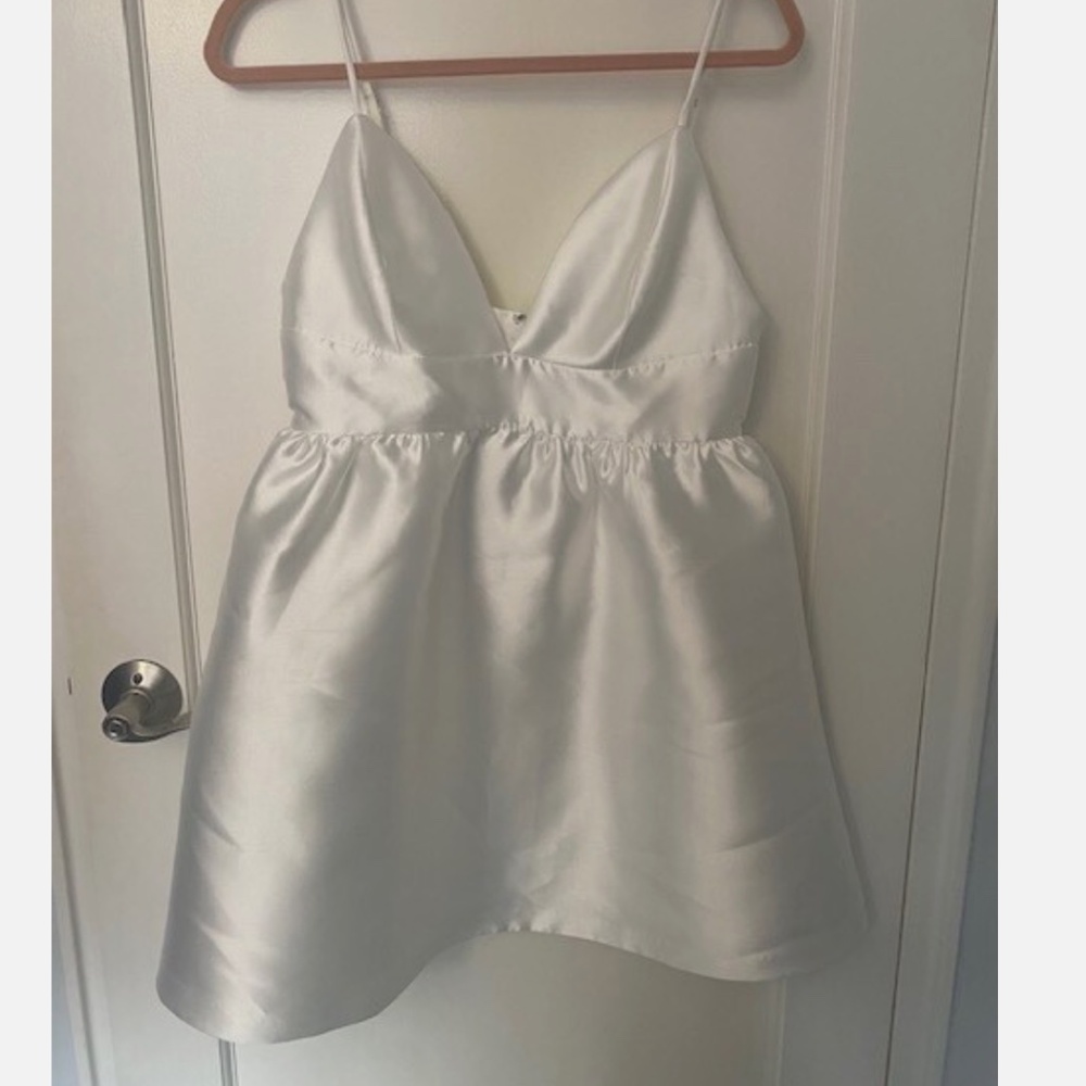 Lulu’s white mini dress